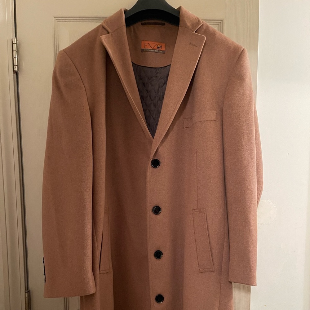 Men’s Wool Dress Coat.  Button Down.  Size 46 Regular.  Camel Color.  Excellent!